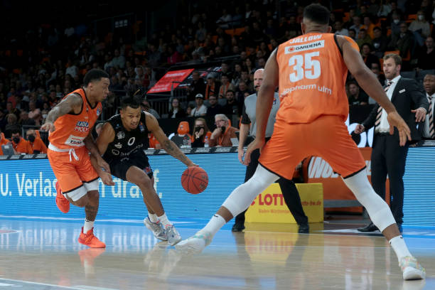 与本菲卡展 与本菲卡展